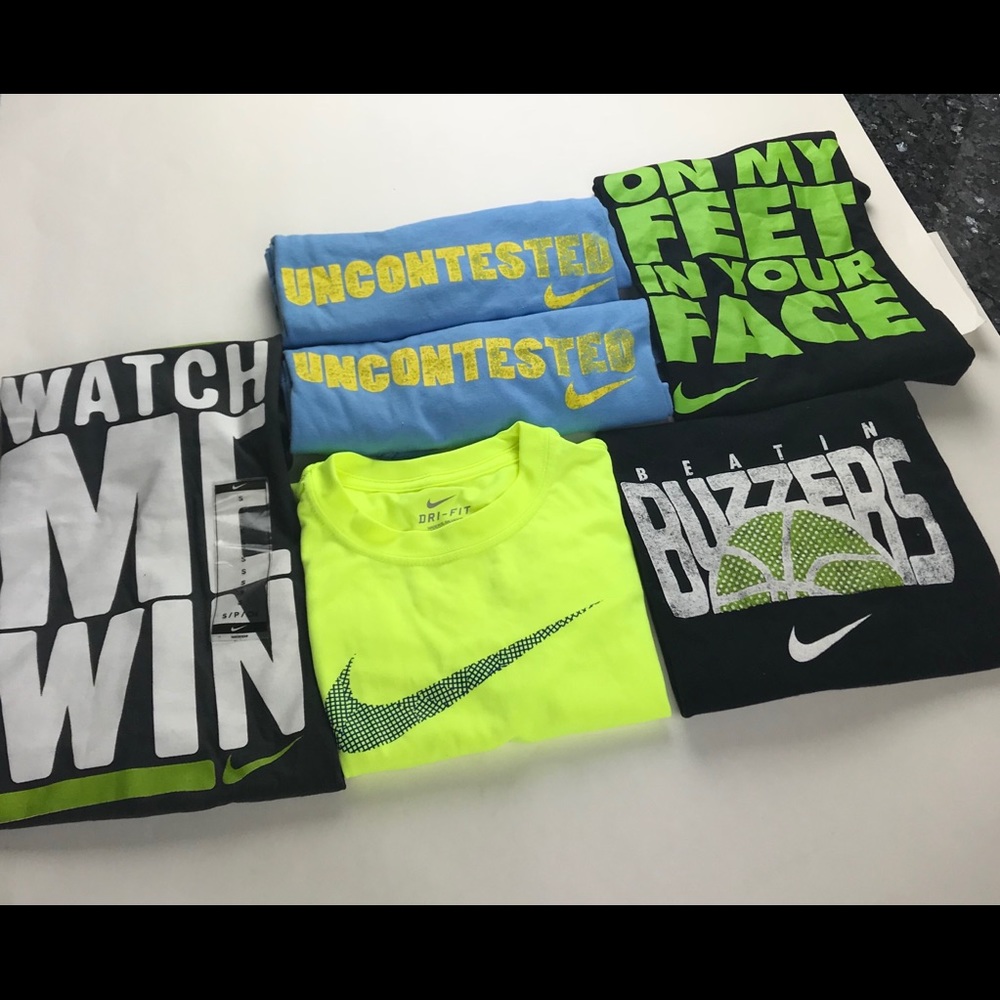 NIKE boys short sleeve T-shirt size small